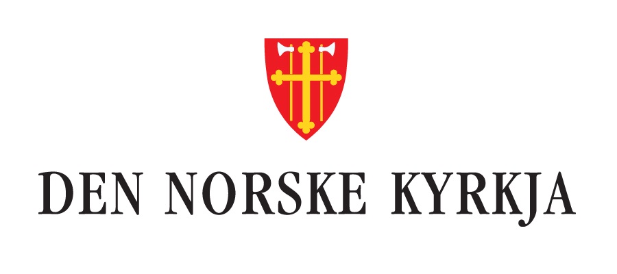 Den offisielle logoen til Den norske kyrkja, med eit raudt skjold som inneheld eit gult kross med kløverbladavslutning og to økser. Under skjoldet står teksten "DEN NORSKE KYRKJA" i svart, med ein tradisjonell og elegant skrifttype. Logo.